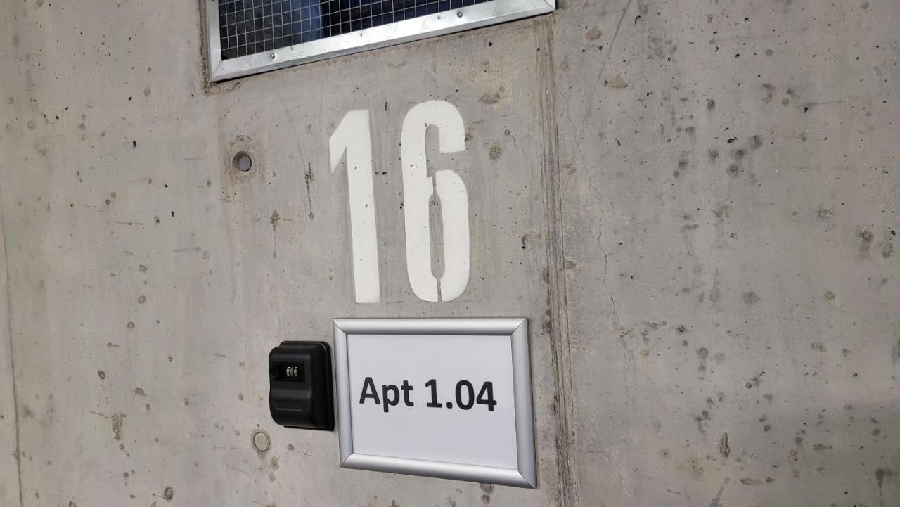 Nerudovka D 104, Finska Sauna, Garazove Stani *